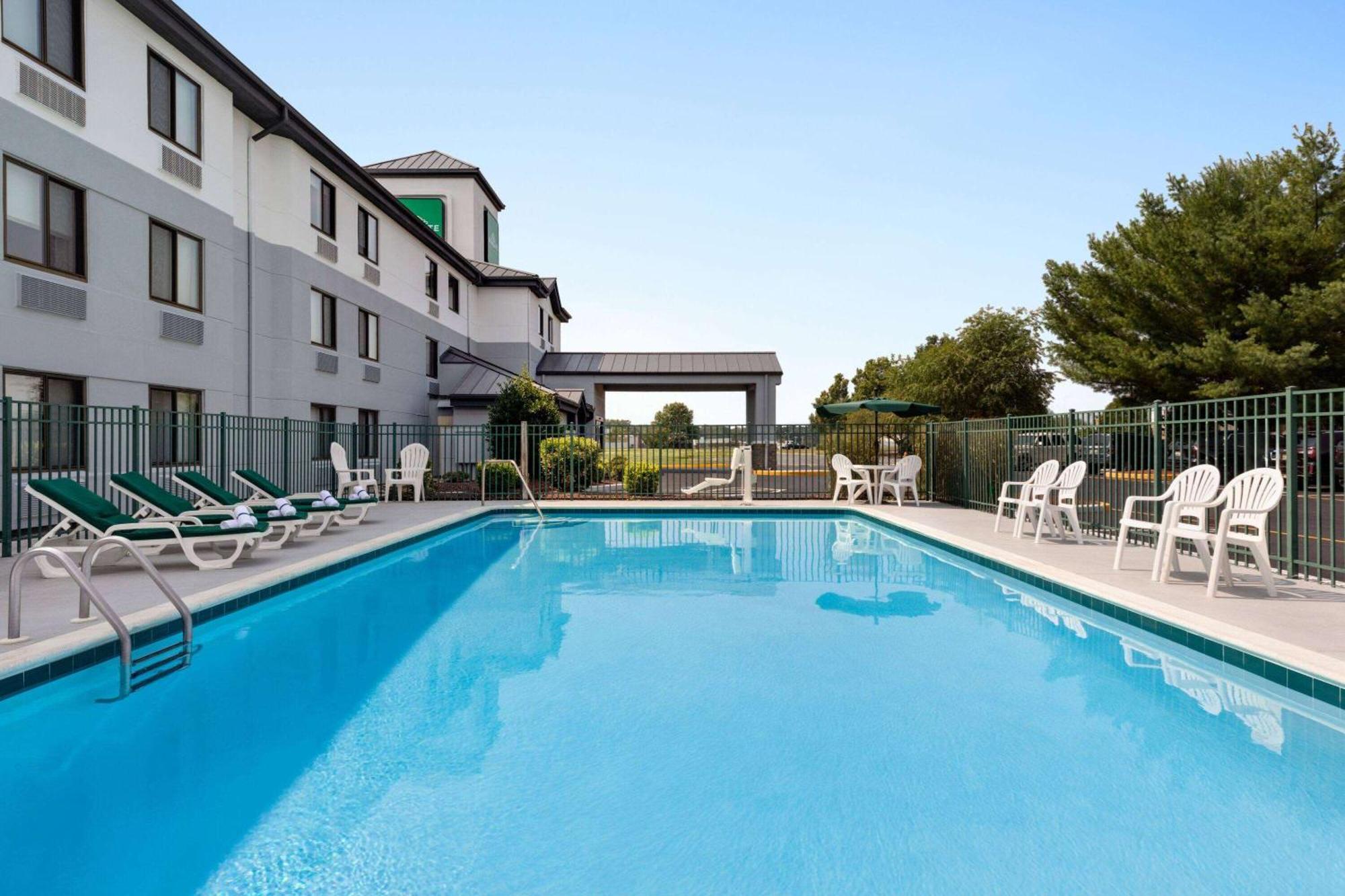 Wingate By Wyndham Salisbury Hotel Eksteriør billede